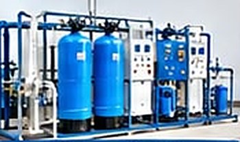 Integrated industrial water treatment systems for advanced water recovery